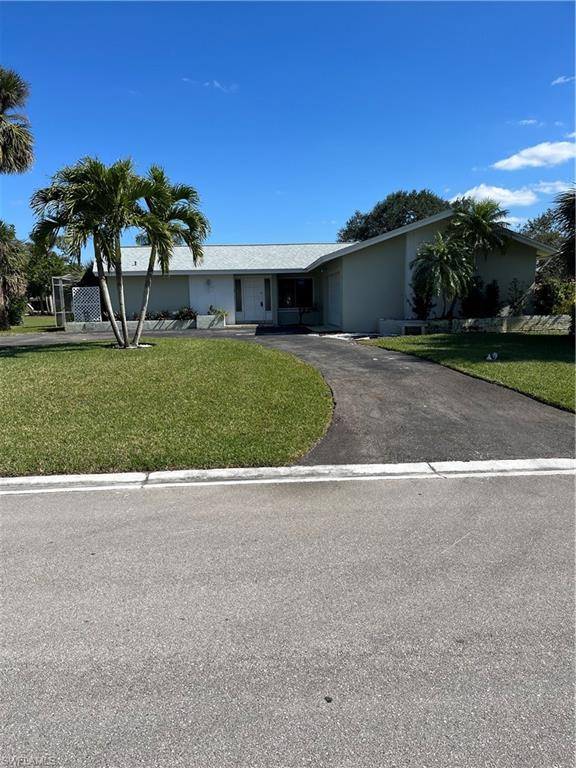 167 Doral CIR, Naples, FL 34113