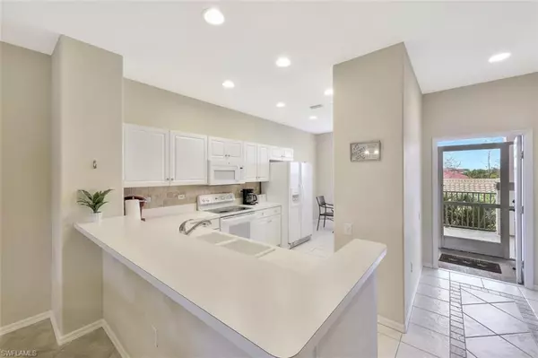 Naples, FL 34120,8259 Parkstone PL E #8-206