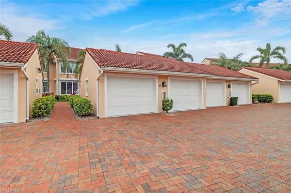 Naples, FL 34112,2395 Hidden Lake DR ##6