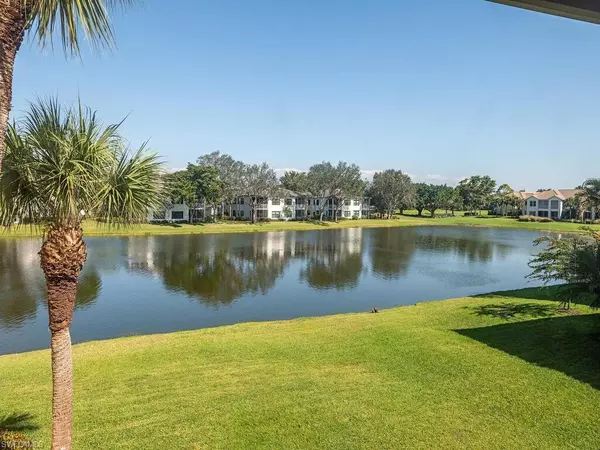 1875 Les Chateaux BLVD #204, Naples, FL 34109