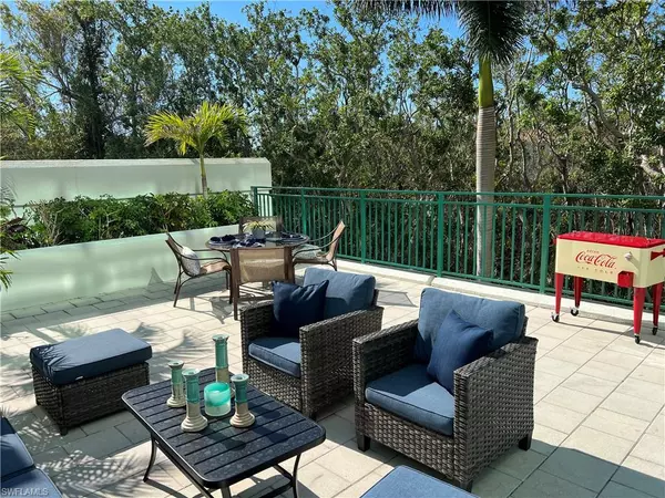 Naples, FL 34108,7515 Pelican Bay BLVD #1F