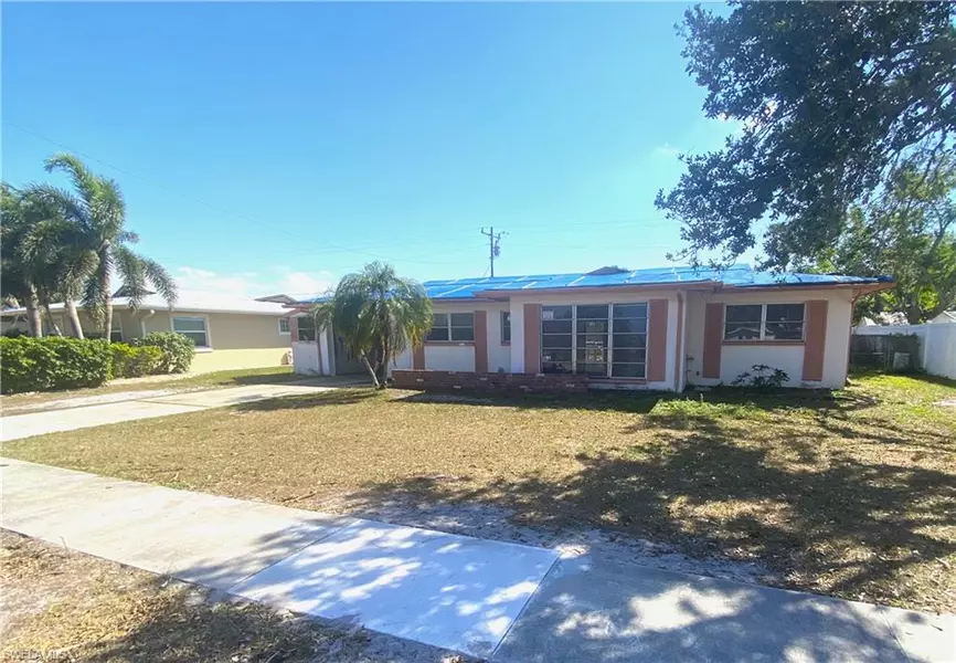 1927 Longfellow DR, North Fort Myers, FL 33903