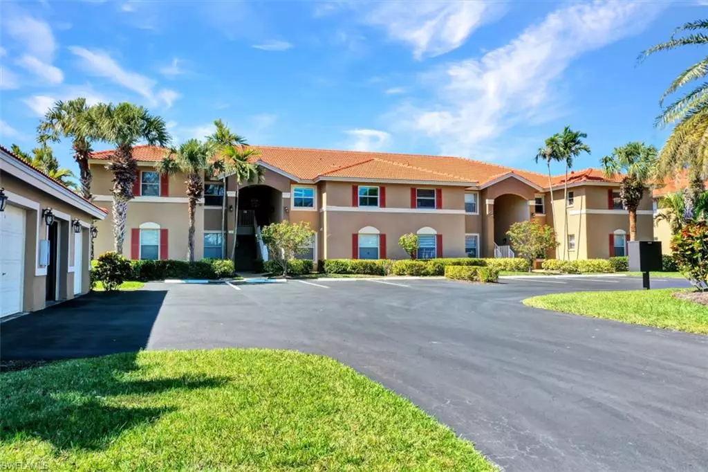 Naples, FL 34119,6940 Huntington Lakes CIR #202