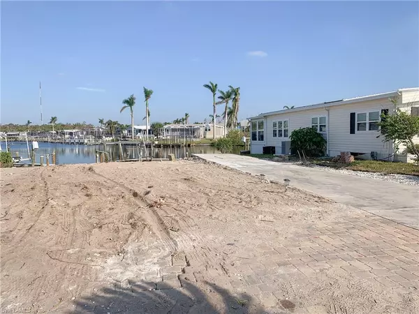 Fort Myers Beach, FL 33931,17681 Bryan CT