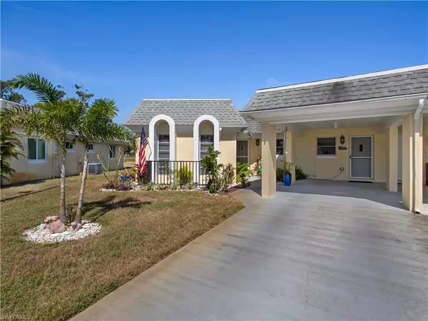 6 Regency CT NE, Lehigh Acres, FL 33936