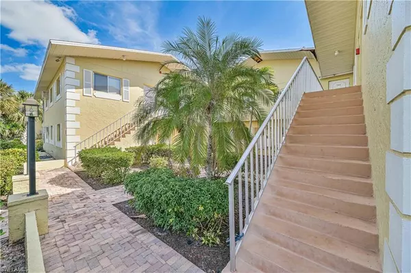 8135 Country RD #205, Fort Myers, FL 33919