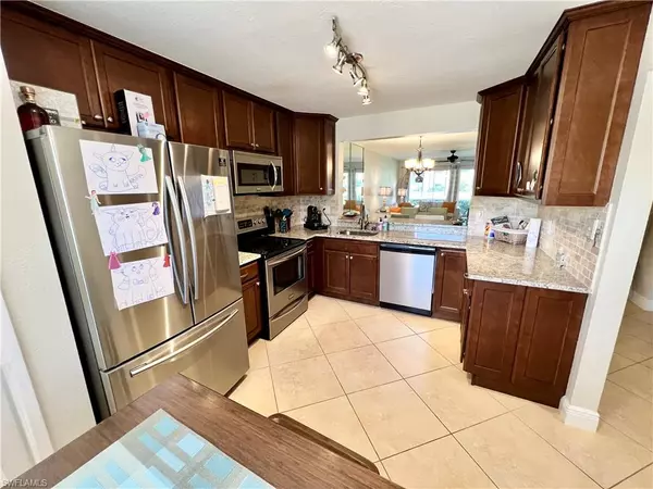 Naples, FL 34104,729 Landover CT #102