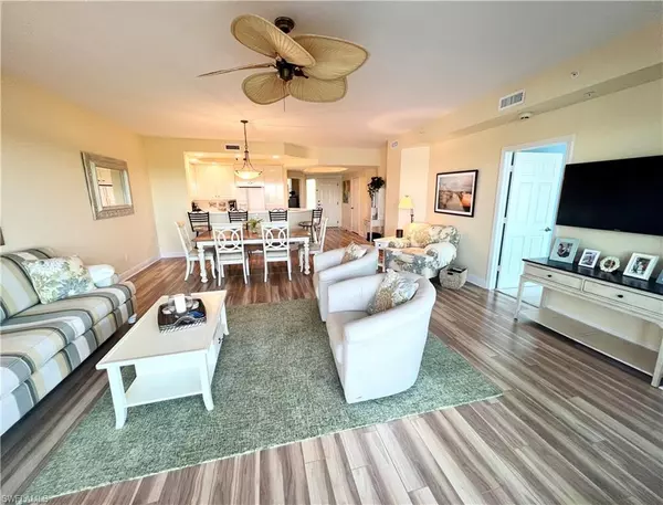 Naples, FL 34110,420 Cove Tower DR #302