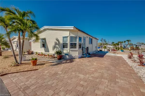 4948 Gulfgate LN, St. James City, FL 33956
