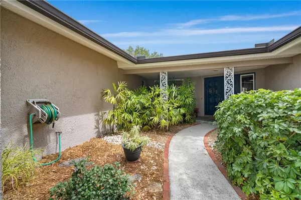 Fort Myers, FL 33919,5331 Chippendale CIR W