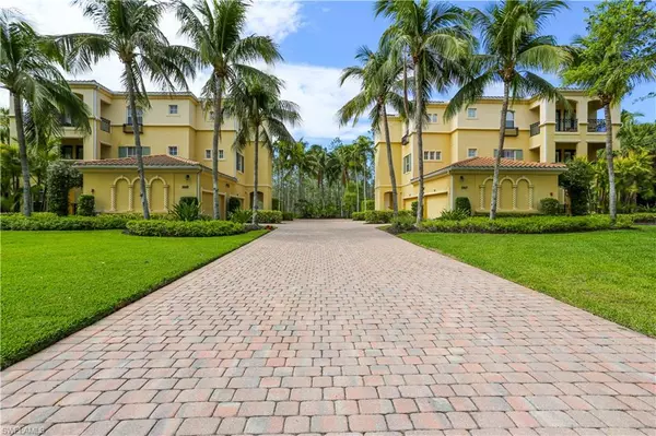 Naples, FL 34109,2813 Tiburon BLVD E #3-102