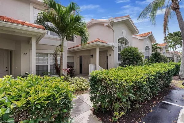 Naples, FL 34109,2470 Old Groves RD #202