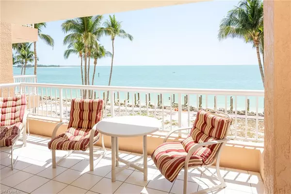 Marco Island, FL 34145,990 Cape Marco DR #208