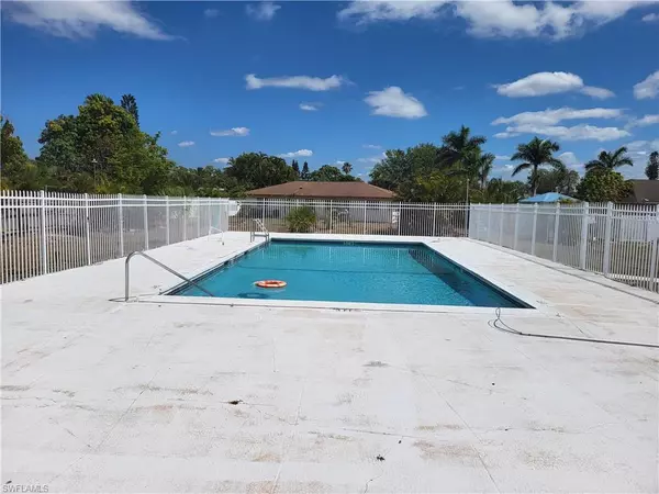 Bonita Springs, FL 34135,10107 Sandy Hollow LN #306