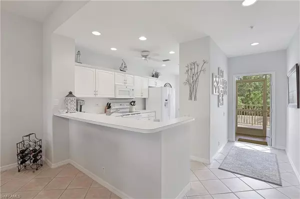 Naples, FL 34120,8223 Parkstone PL #2-306