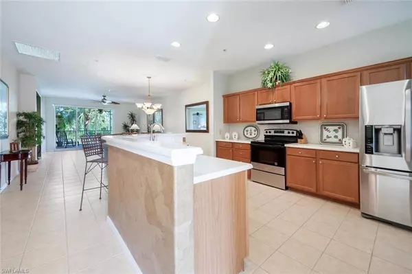 Naples, FL 34112,4873 Hampshire CT #5-105