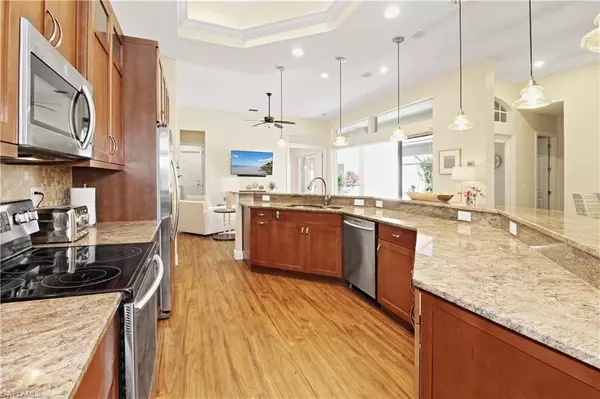 Bonita Springs, FL 34134,27549 Riverbank DR