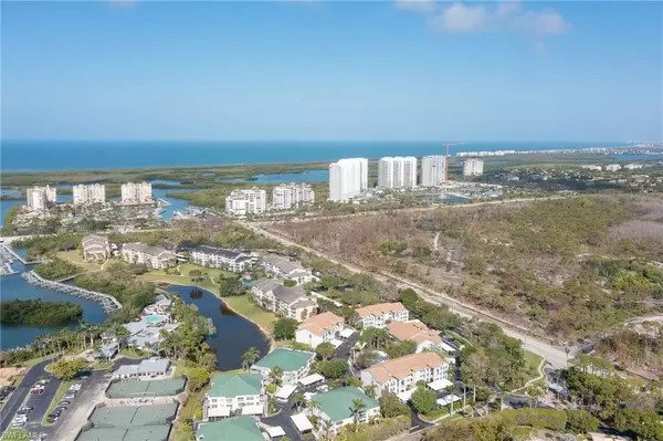 Naples, FL 34110,535 Club Side DR #3-535