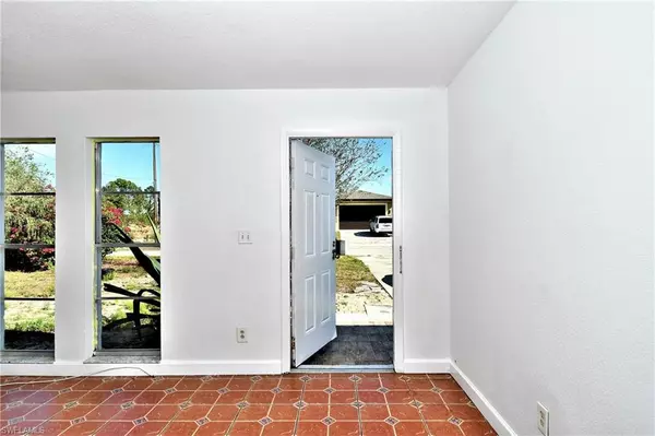 Lehigh Acres, FL 33976,3907 16th ST SW