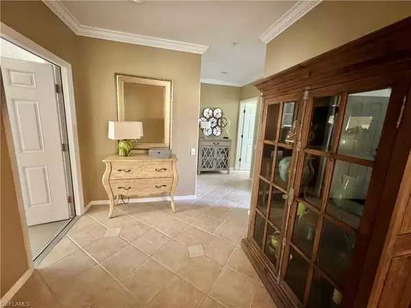 Naples, FL 34120,8267 Parkstone PL #301