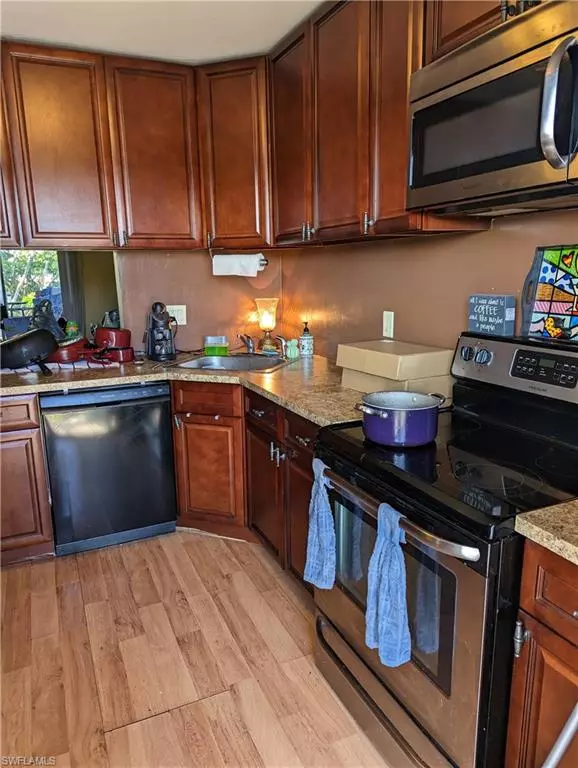 Plantation, FL 33313,5495 NW 10th CT #307