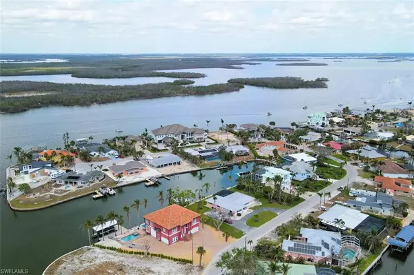 Fort Myers Beach, FL 33931,291 Randy LN