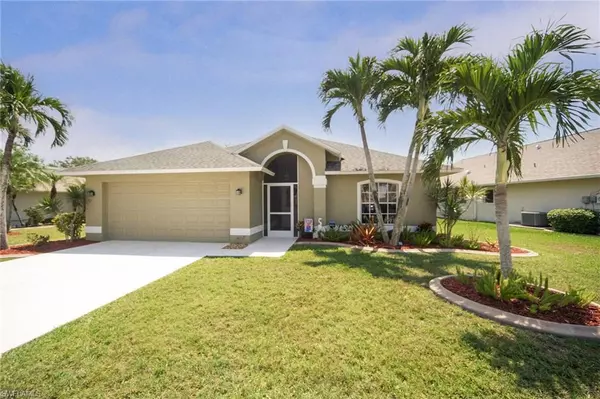 9403 Palm Island CIR, North Fort Myers, FL 33903