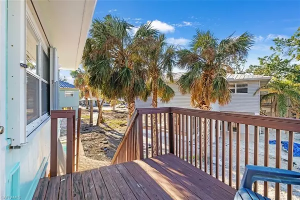 Fort Myers Beach, FL 33931,130 Eucalyptus CT