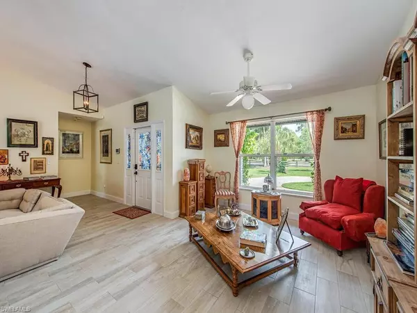 Naples, FL 34119,6200 Shady Oaks LN