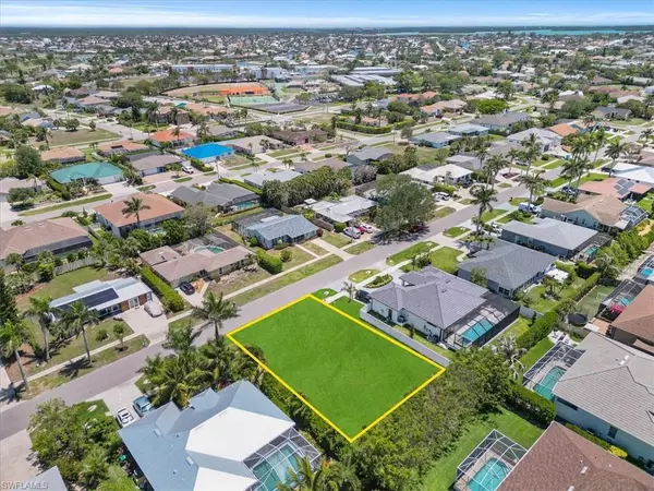 Marco Island, FL 34145,154 Tahiti RD