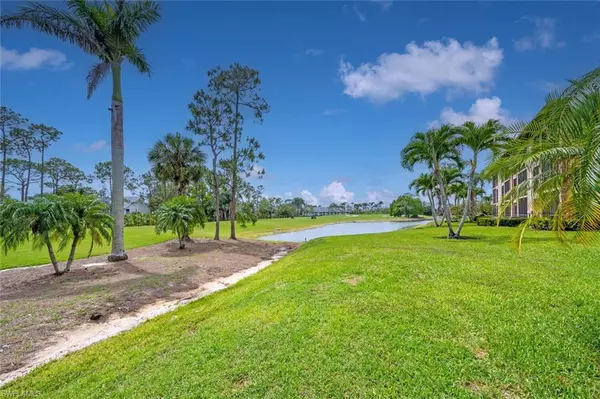 Naples, FL 34104,7240 Coventry CT #324