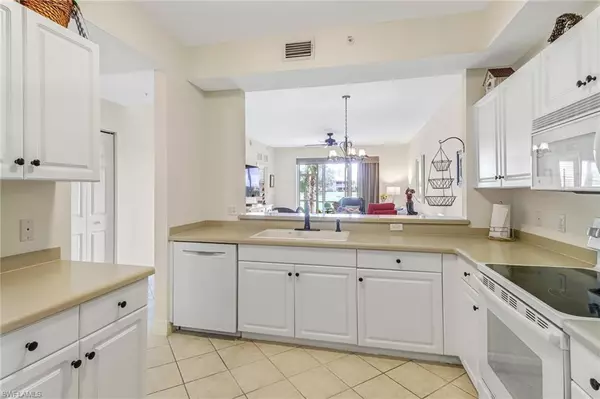 Naples, FL 34114,3977 Bishopwood CT E #104