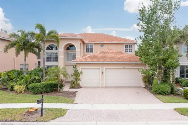 1825 SENEGAL DATE DR, Naples, FL 34119