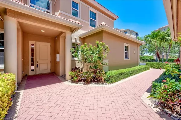 Naples, FL 34119,575 El Camino Real #6-102