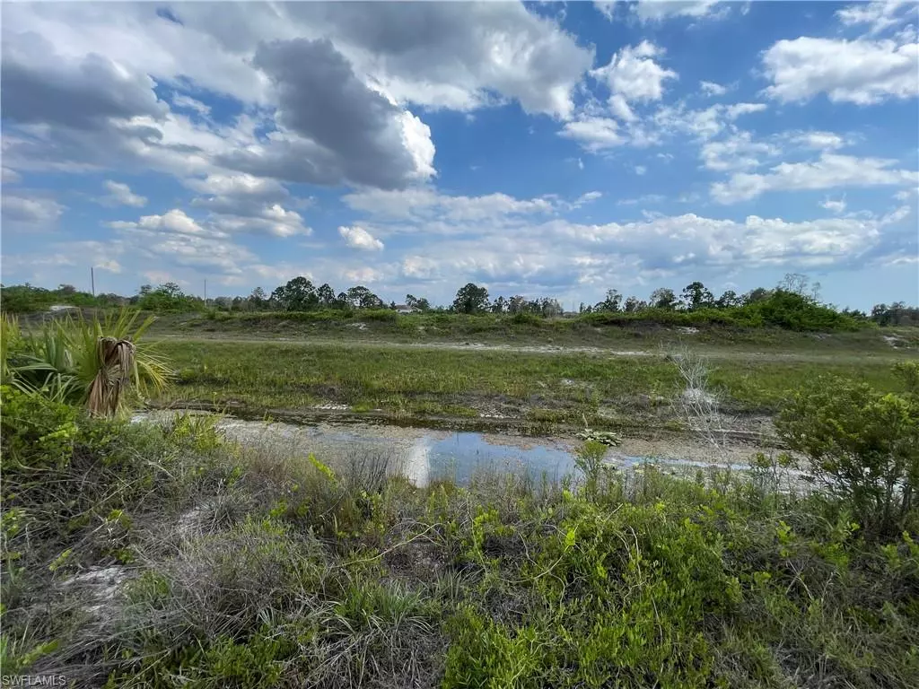 Lehigh Acres, FL 33974,932 Ardmore ST