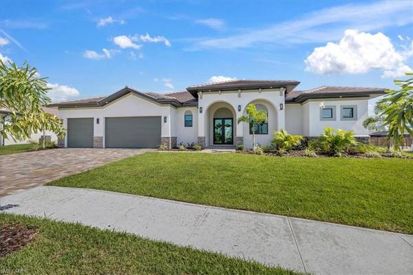 866 Palmetto Pointe CIR, Cape Coral, FL 33991