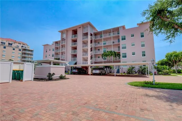 Marco Island, FL 34145,980 Huron CT #404