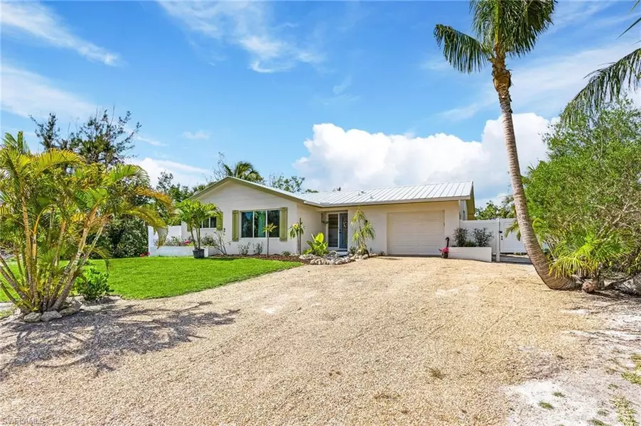 1643 Bunting LN, Sanibel, FL 33957