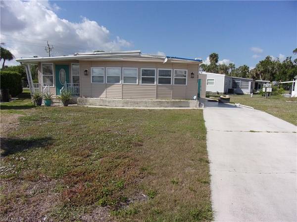 5745 Captain John Smith LOOP, North Fort Myers, FL 33917