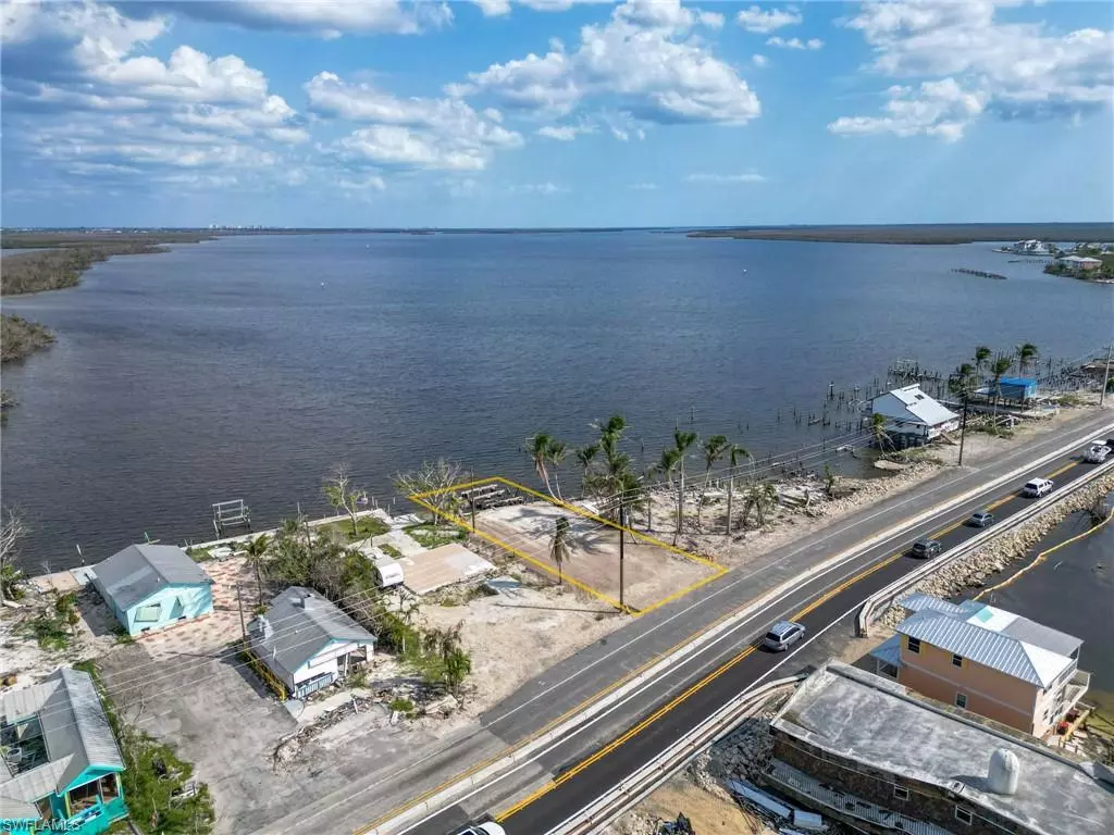 Matlacha, FL 33993,4225-4227 Pine Island RD NW