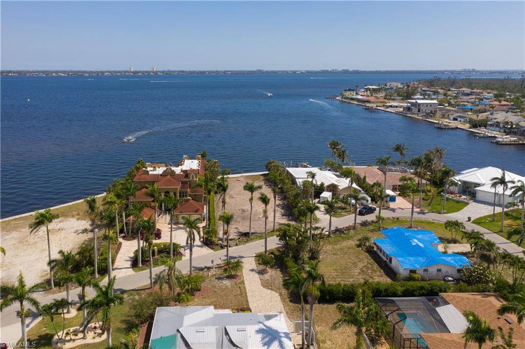 Cape Coral, FL 33904,228 Bayshore DR