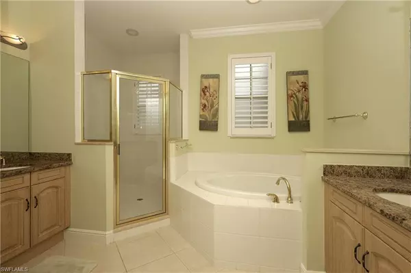 Naples, FL 34119,786 Regency Reserve CIR #1403