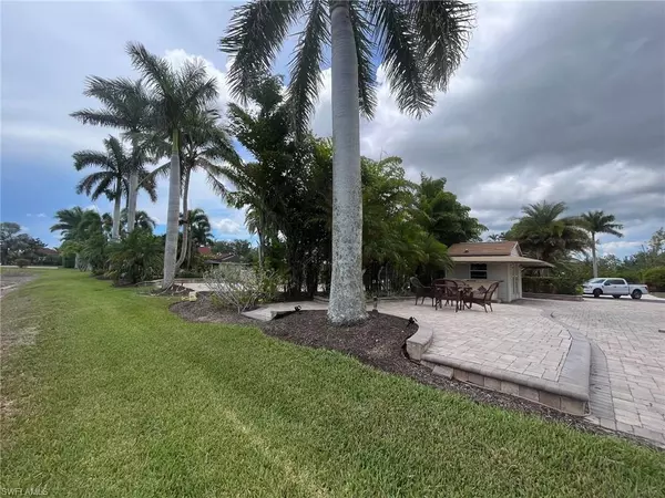 Naples, FL 34114,4747 Southern Breeze DR