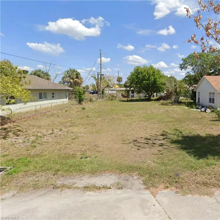 Fort Myers, FL 33916,2109 Davis CT