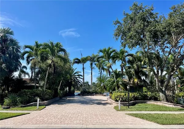 Naples, FL 34114,4865 Southern Breeze DR