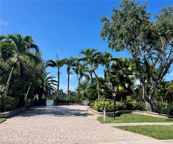 Naples, FL 34114,4865 Southern Breeze DR