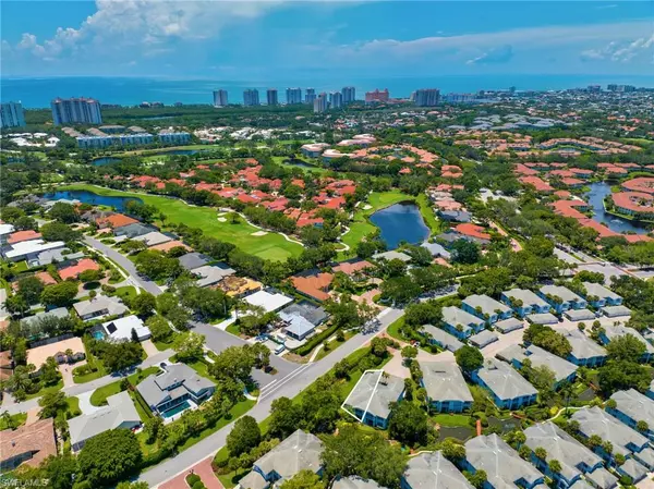 Naples, FL 34108,7108 Barrington CIR #2-102