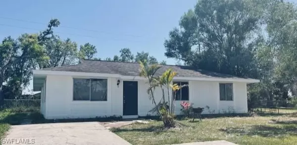 18 Roanoke DR, Fort Myers, FL 33905