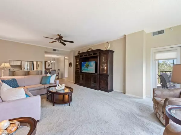 Naples, FL 34110,900 Arbor Lake DR #9-402