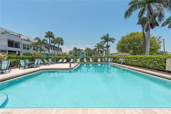 Naples, FL 34103,4200 Belair LN #206